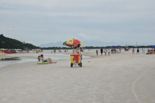 red-yellow ice cream cart at praia forte in floripa