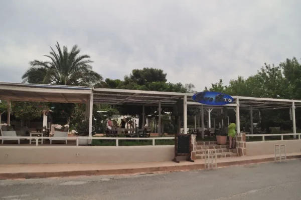 Το μπιτσόμπαρο Bora Bora στις αλυκές δροσιάς χαλκίδας