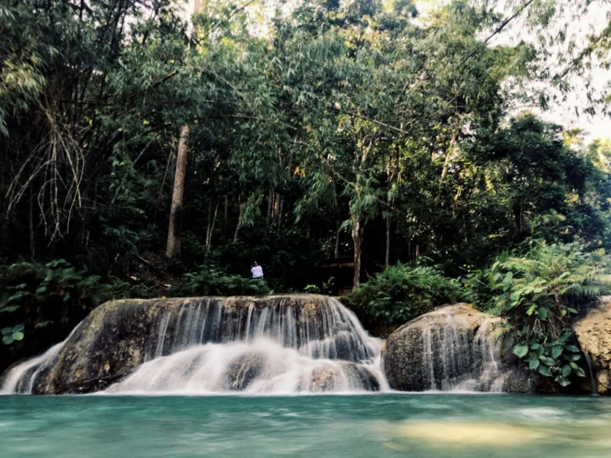 Ωραίοι καταρράκτες του Σικιχόρ φιλιππινες