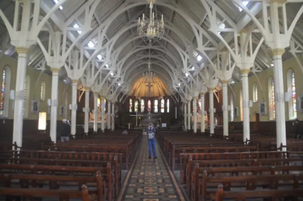 Intérieur de l’église Sainte-Thérèse à Curepipe