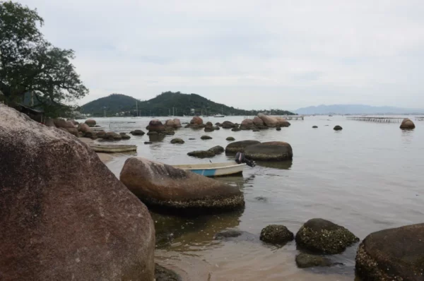 A quiet rocky shore in Santo Antônio de lisboa, florianopolis