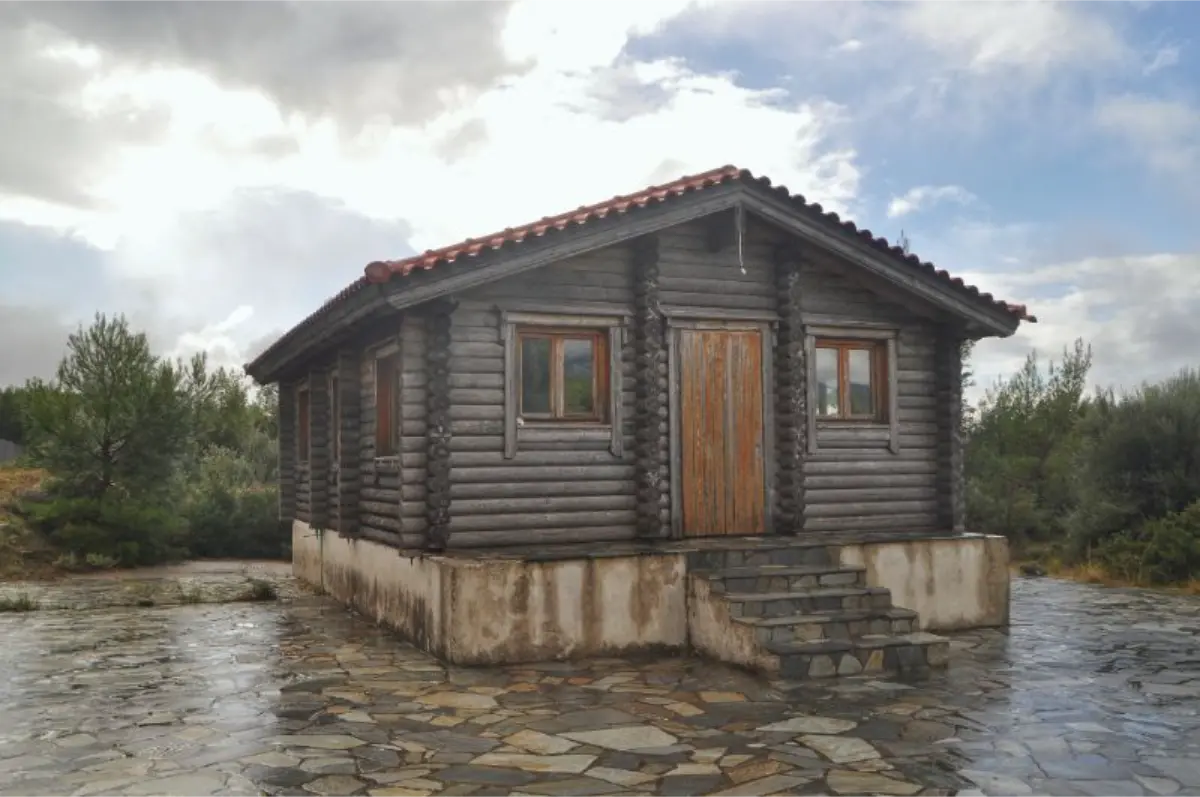 The hut by the trailhead of agali gorge hike on evia island