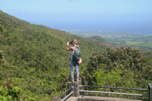 Vue sur la mer depuis le point de vue des chutes Alexandra, île Maurice