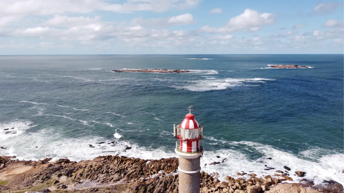 The top of Cabo Polonio’s lighthouse and the wide ocean