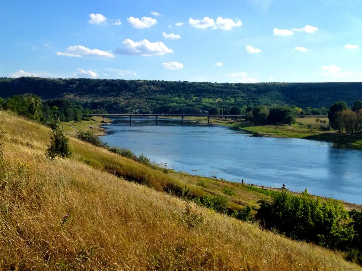 Ο Δνείστερος Ο Δνείστερος Ποταμός ανάμεσα στην μοδαβία και την υπερδνειστερία