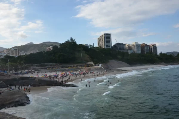 Vista da Praia do Forte a partir da Ponta do Arpoador