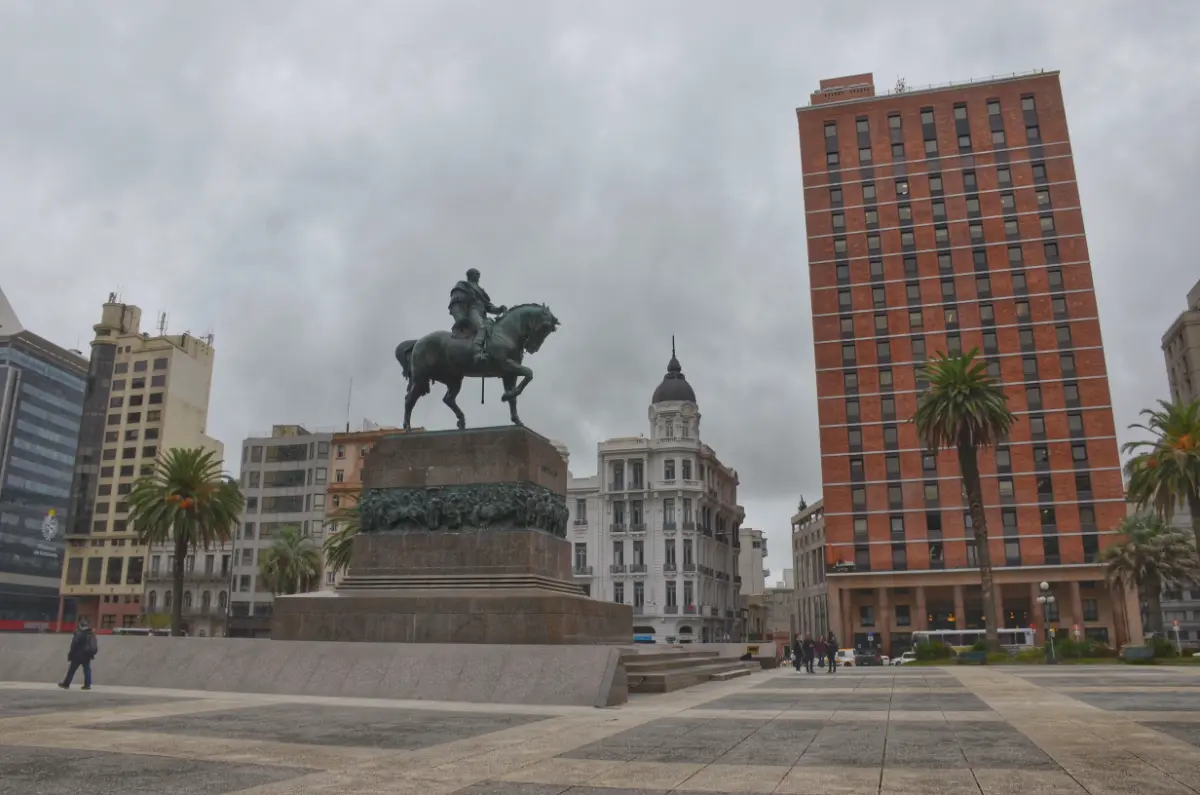 statue of José Artigas riding a horse through Plaza Independencia