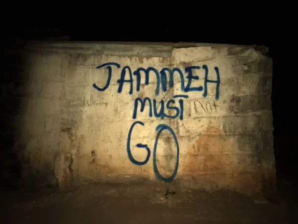 Τοιχογραφία στην Σερρεκούντα της Γκάμπιας jammeh must go