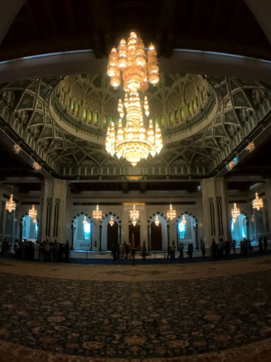 εσωτερικό μεγάλου τζαμιού