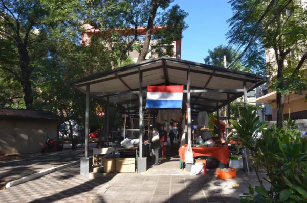 Paseo de los Artesanos in plaza de la libertad in acuncion, paraguay