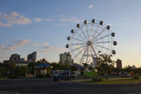 ferris wheel in ascuncion, paraguay