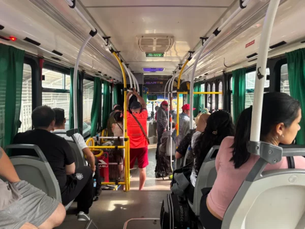 No ônibus de Puerto Iguazú para Ciudad del Este, Paraguai