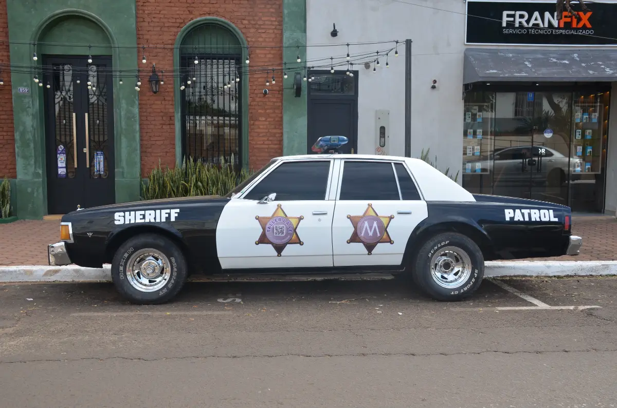 sheriff car in encarnacion, paraguay