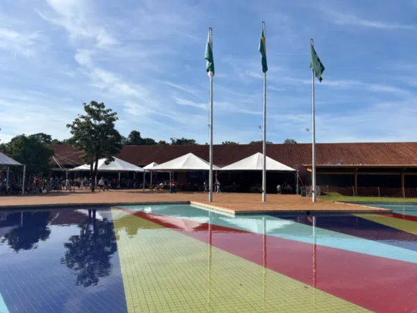 the entrance on the Brazilian side of iguazu falls