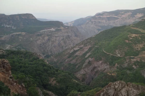 θέα από το μοναστήρι του τατέβ στην αρμενία