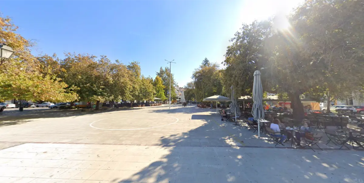 Three Admirals Square in pylos