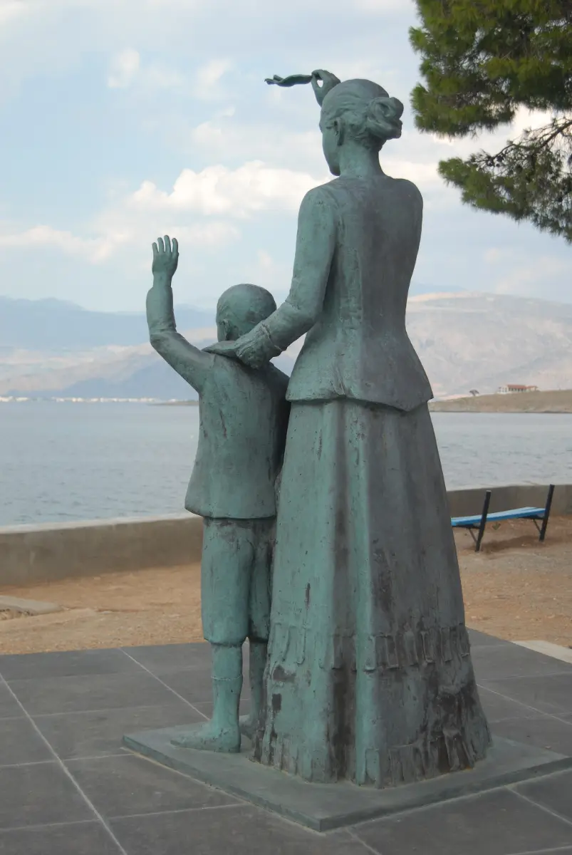 Wife of a Seafarer statue in galaxidi