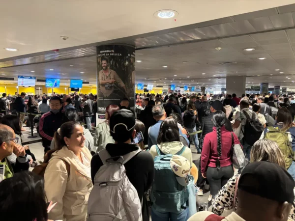 Crowds waiting in the immigration queue at El Dorado International Airport in Bogotá, Colombia